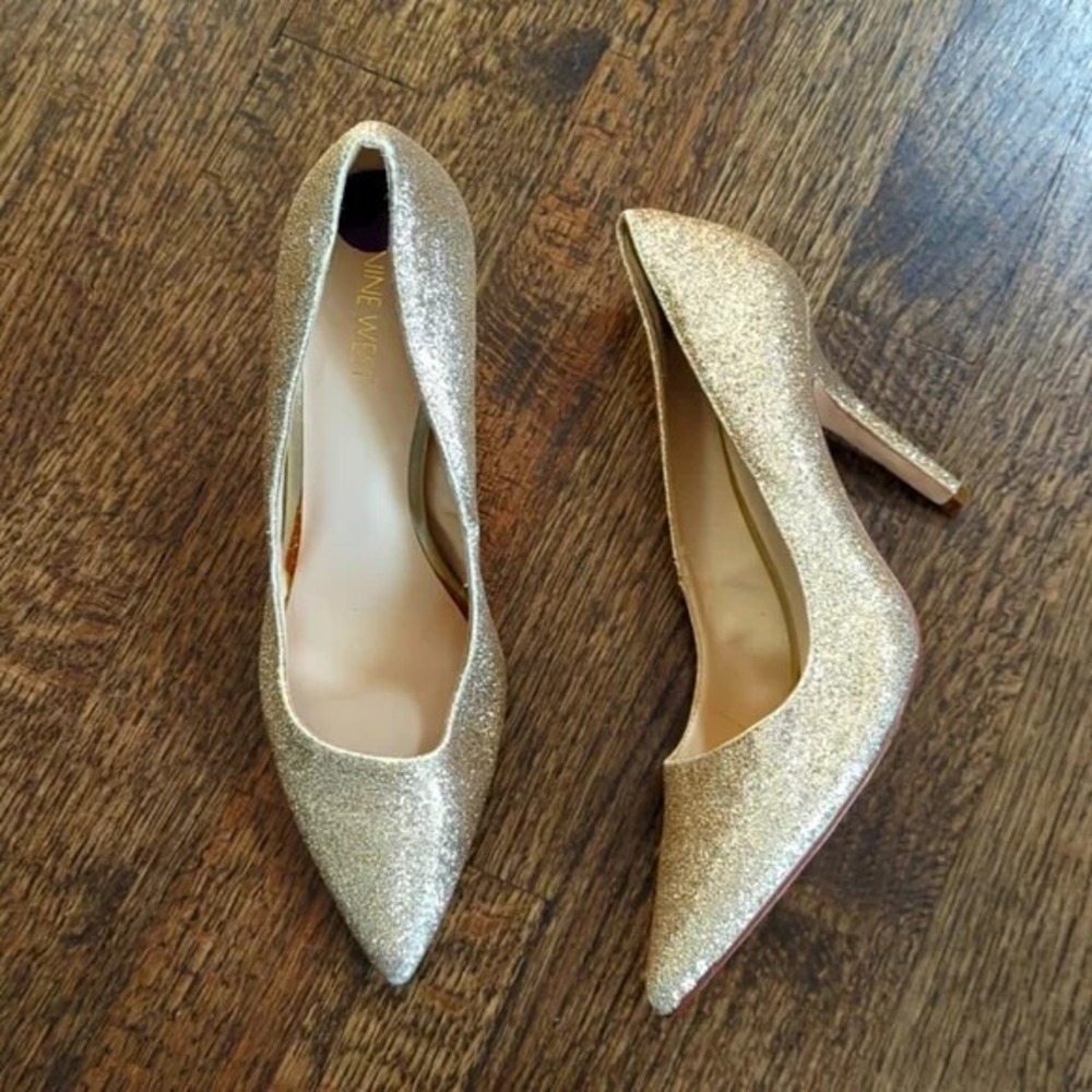 Nine West Gold Sparkly Glitter Pointed Toe Stiletto Pump Heel size 8.5M